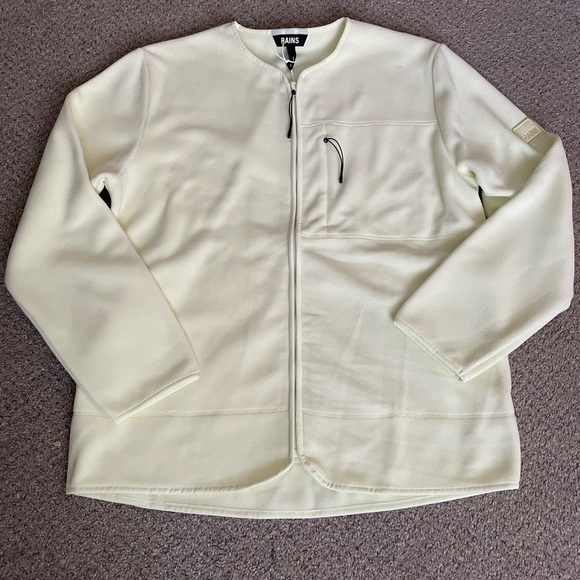 NWT Rains unisex fleece jacket. 2 side pockets and one front pocket. Size XL - Picture 5 of 10